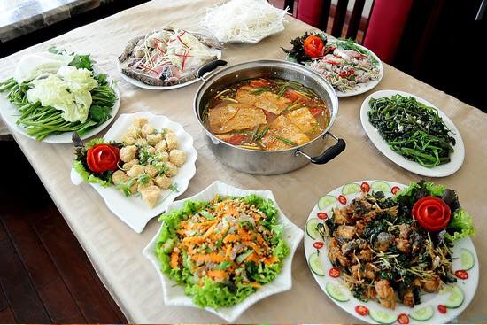 Đặt tiệc giá tốt tại gia
